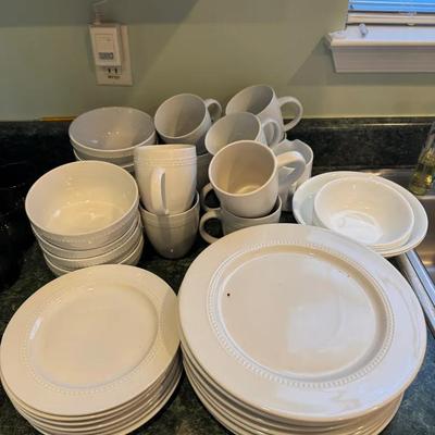 258: White Dishware Set 
