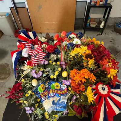 259: Seasonal Floral Picks And Wreaths 