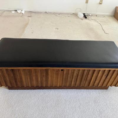 293: Lane Cedar Chest