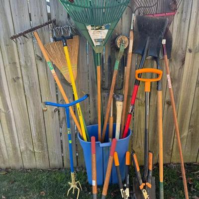 247: Lawn And Garden Tools 