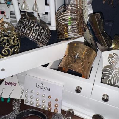 Sale Photo Thumbnail #17