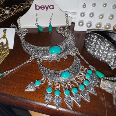 Sale Photo Thumbnail #13