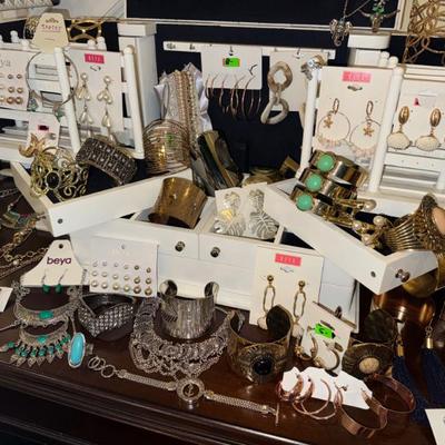 Sale Photo Thumbnail #22