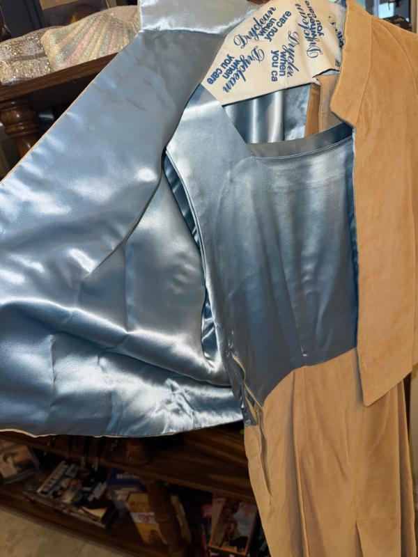 Sale Photo Thumbnail #178