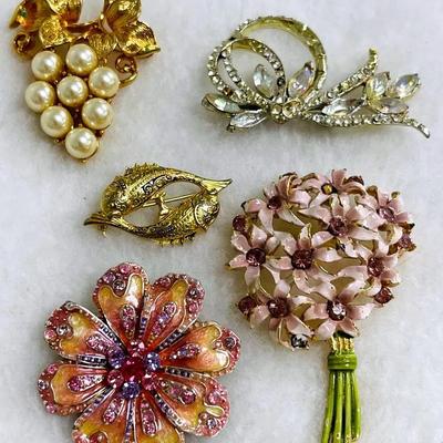 Vintage Fashion Brooches