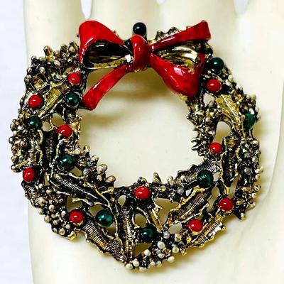 “Gerry’s” Vintage Christmas Wreath Brooch