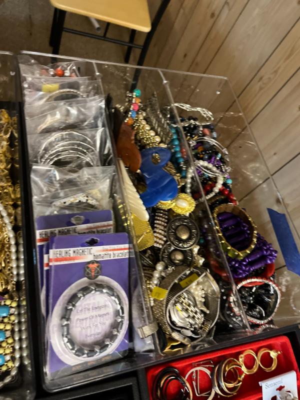 Sale Photo Thumbnail #514