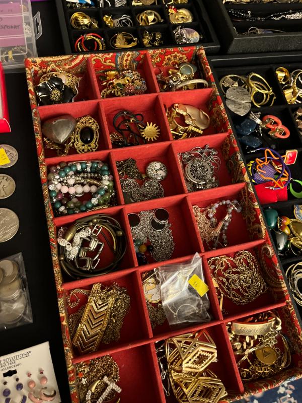 Sale Photo Thumbnail #510