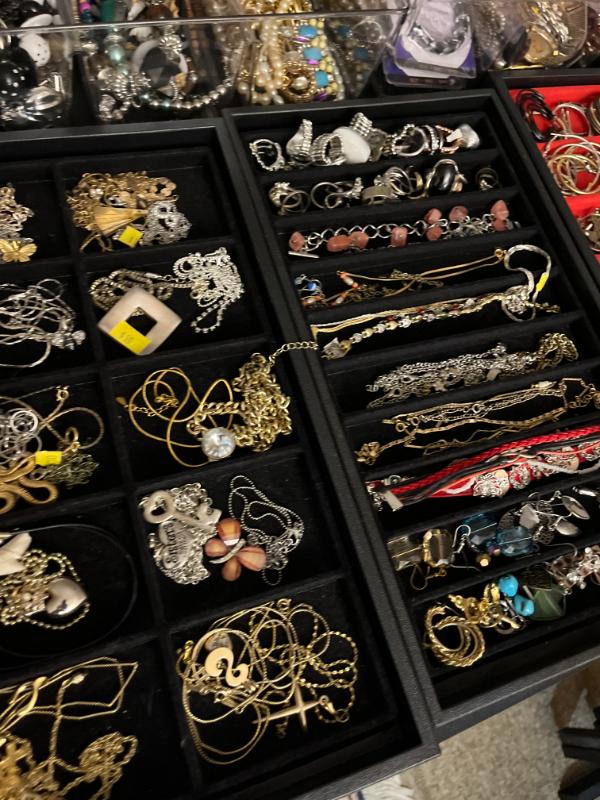 Sale Photo Thumbnail #512