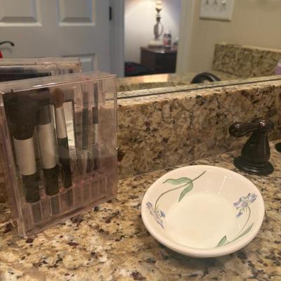 Sale Photo Thumbnail #157