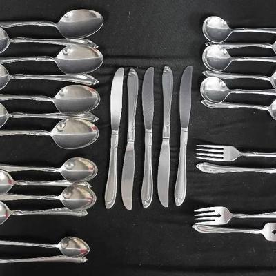 Oneidacraft Deluxe Stainless Flatware Assortment