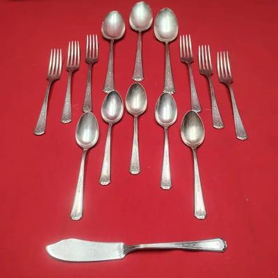 Vintage Oneida Tudor Plate Flatware Lot (14 Pieces)