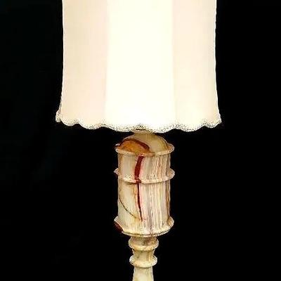 Onyx Lamp with Duo Lighting