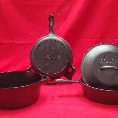 Lodge Cast Iron Cookware Lot: Dutch Oven & Chicken Fryer/Deep Skillet