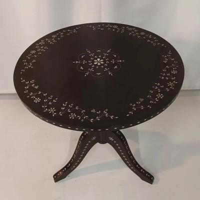 Stunning Rosewood w/Bone Inlay Tilt-Top Table