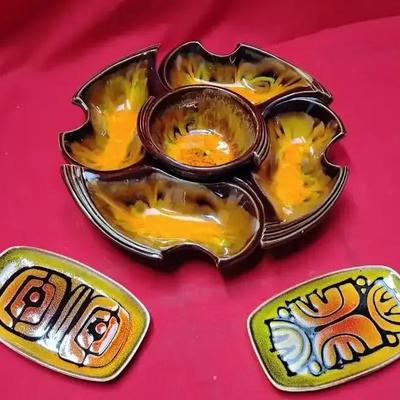 Vintage USA Mid-Century Ceramic Serving Set - Chip & Dip Bowl & Trays