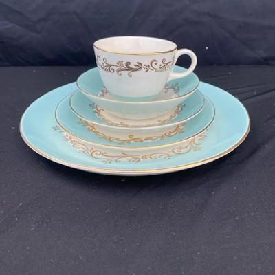 Gold Crown Place Setting 