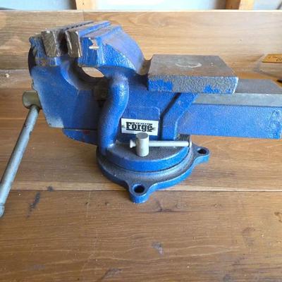 Bench Vise With Anvil