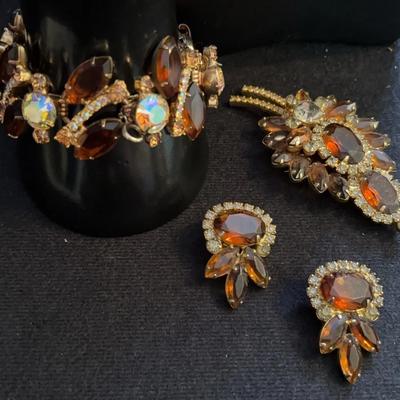 Vintage Set. Pin, earrings, and bracelet root beer crystals.