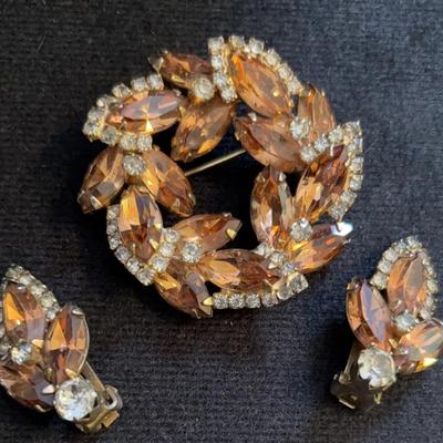 It’s Wise To Buy Weiss! Golden Crystal Set. 