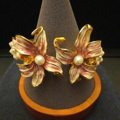 Vintage Kenneth Lane KJL Signed Gold Tone Orchid Bracelet