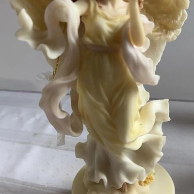 Seraphim Classics By Roman Inc. Daisy With Base. 