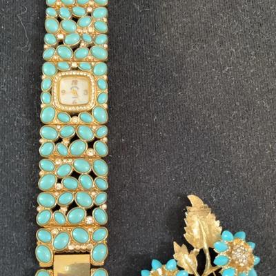 Vintage Set. Turquoise Cuties. Watch And Pin.