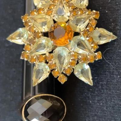 In The Style Of D&E. Starburst Pin With .925 Ring. 