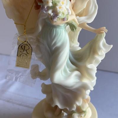 Seraphim Classics. Angel On Pedestal.  Lily.