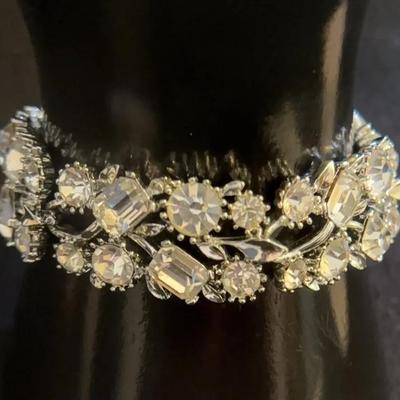 Vintage Lisner Gorgeous Clear Crystal Bracelet. 