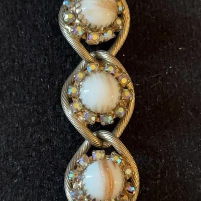 Vintage Stone Cabochon Bracelet. 