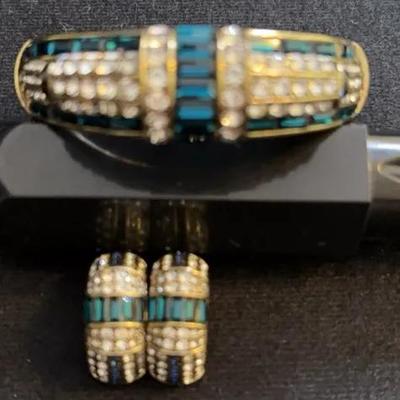 Stunning Deep Aqua Baguettes And Clear Crystals. 