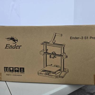 Brand New 3D Printer (Just Opened To Take Photos)