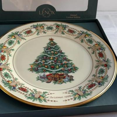 Gorgeous Lenox 1998 Limited Christmas Plate In Box. 