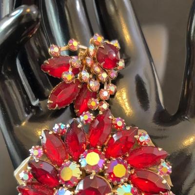 Vintage Set. Weiss Brooch And Matched Earrings. 