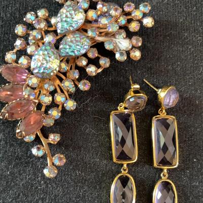 Beautiful Iridescent D&E Brooch.  With Earrings