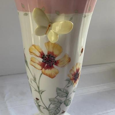 Lenox. Medium Sized Butterfly Meadow Vase. 