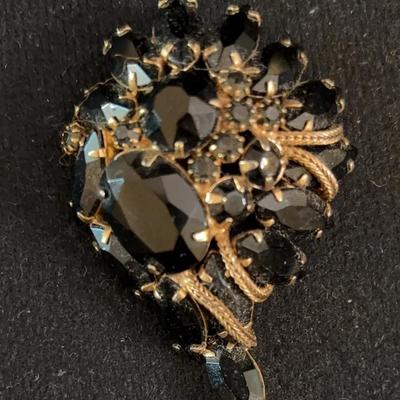 Vintage Alice Caviness Brooch In Black. 