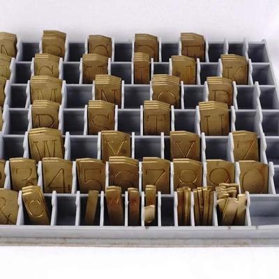 Hermes 35-305 Cursive Brass Font Engraver Set – 154 Pieces