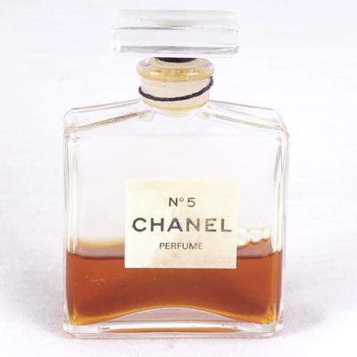 CHANEL No. 5 Eau de Parfum Spray – Women's Fragrance