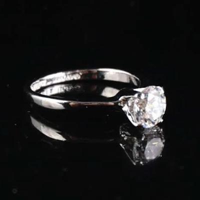 Sterling Silver Avon CZ Ring Size 7 – Classic Clear Stone Design