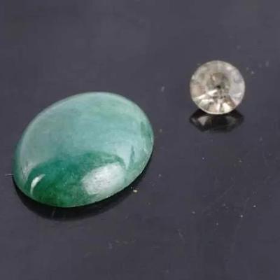Green Jadeite Loose Gemstone – Oval Cut, ~9.0 ct (est.)