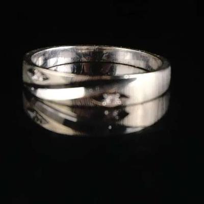 14K White Gold Starburst Engraved Diamond Ring – Size 6, (2.8g)