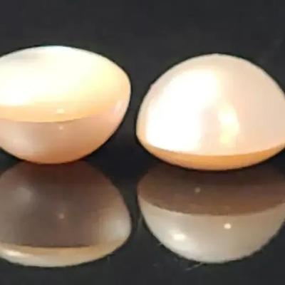 Pair of Natural White Mabé Pearls – Loose Round Pearls, ~20.0 ctw
