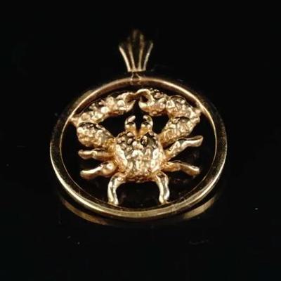 14K Gold Crab Horoscope Pendant – Zodiac Charm, (2.8g)