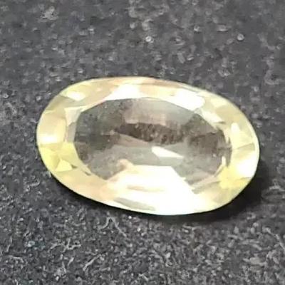 Natural Yellow Cream Saphire – Oval Cut, ~9.5 ct