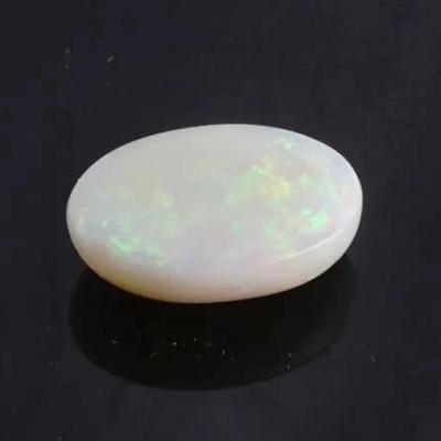 White Opal Loose Gemstone – Oval Cabochon, ~18.0 ct (est.)