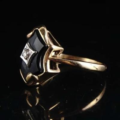 10K Gold Diamond & Black Onyx Ring – Size 5.5, ~0.03 ctw (est.), (2.8g)