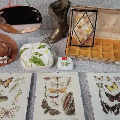 Vintage Vanity Decor