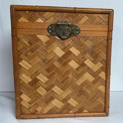 Vintage Chinoiserie Bamboo Chest Cube Trunk | Herringbone Woven Wicker 